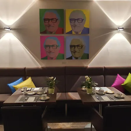 Herzogspark & شقة فندقية 4*